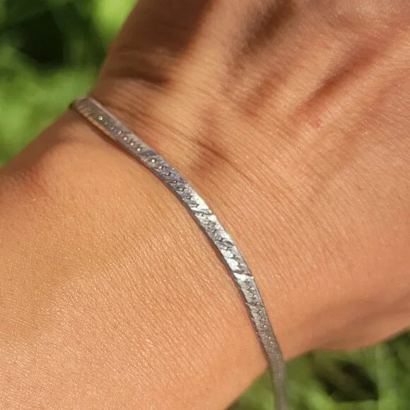 Lovely vintage 925 sterling silver ITALY etched lines herringbone 3 mm bracelet - Picture 11 of 16